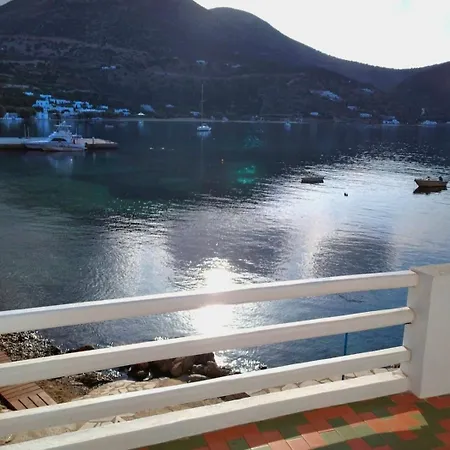 Salty House At Sifnos Tatil Evi *